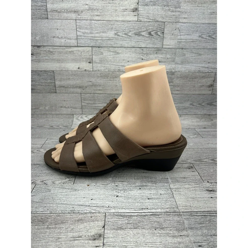 Clarks Bendables Women Size‎ 7M Brown Leather Pleated Wedge Slide Sandals 81069